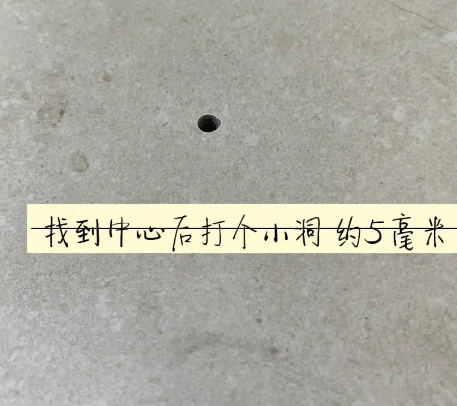 阿里地瓷砖空鼓维修公司专业解答在瓷砖铺贴过程中，如果砂料搅拌不均匀，将会带来以下问题